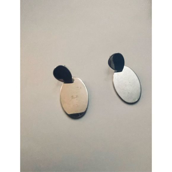 CUTE SILVER BUTTON EARRINGS - Picture 4 of 6